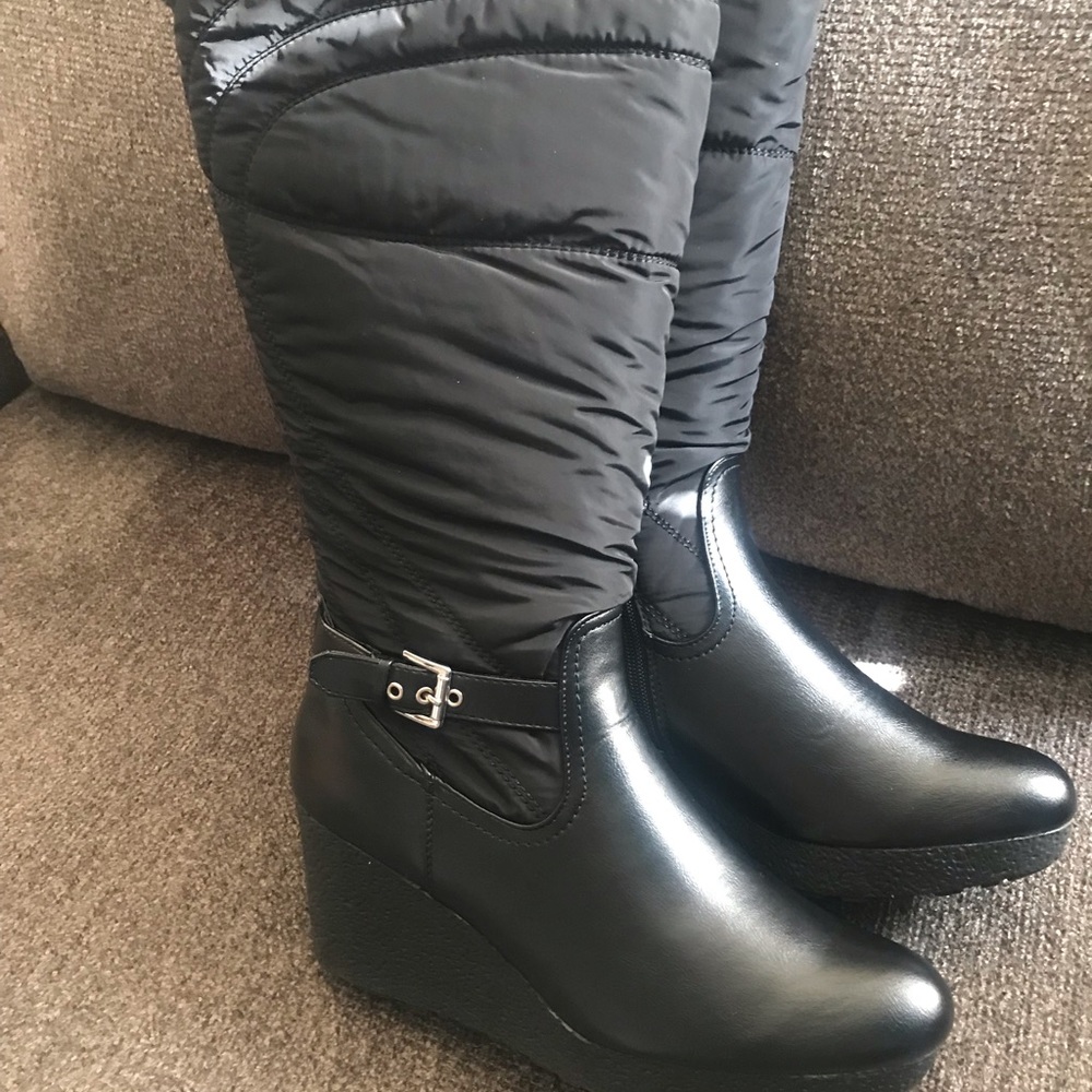 Unisa black boot size 11